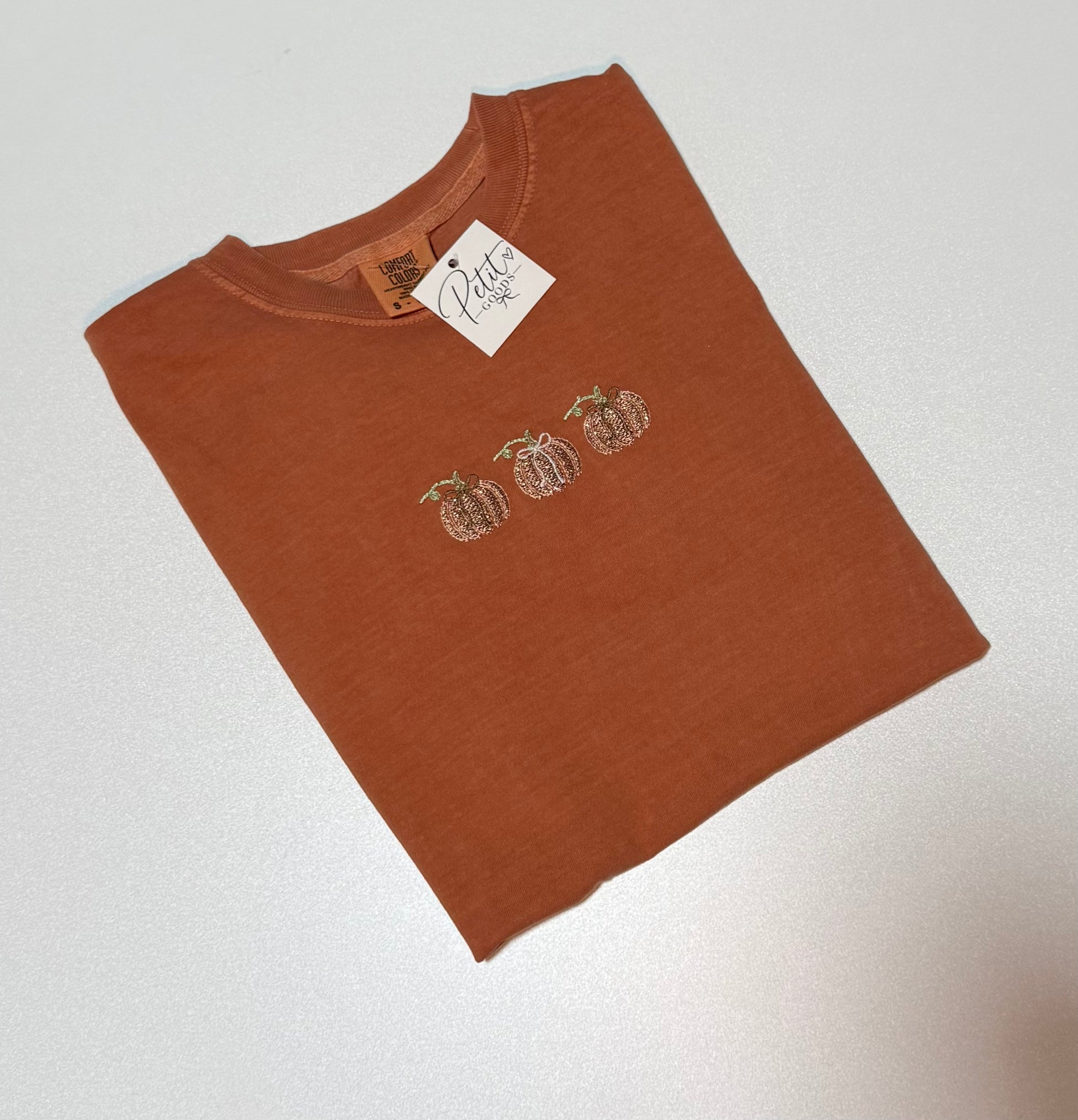 Yam embroidered tee with mini pumpkin trio design